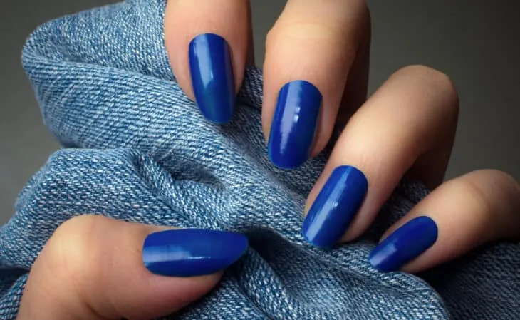 Tout sur les faux ongles : comment les appliquer, comment les enlever, les entretenir et les photos !