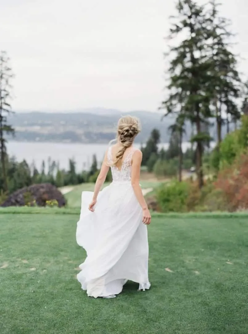 Simple wedding dress - What they look like + models for inspiration