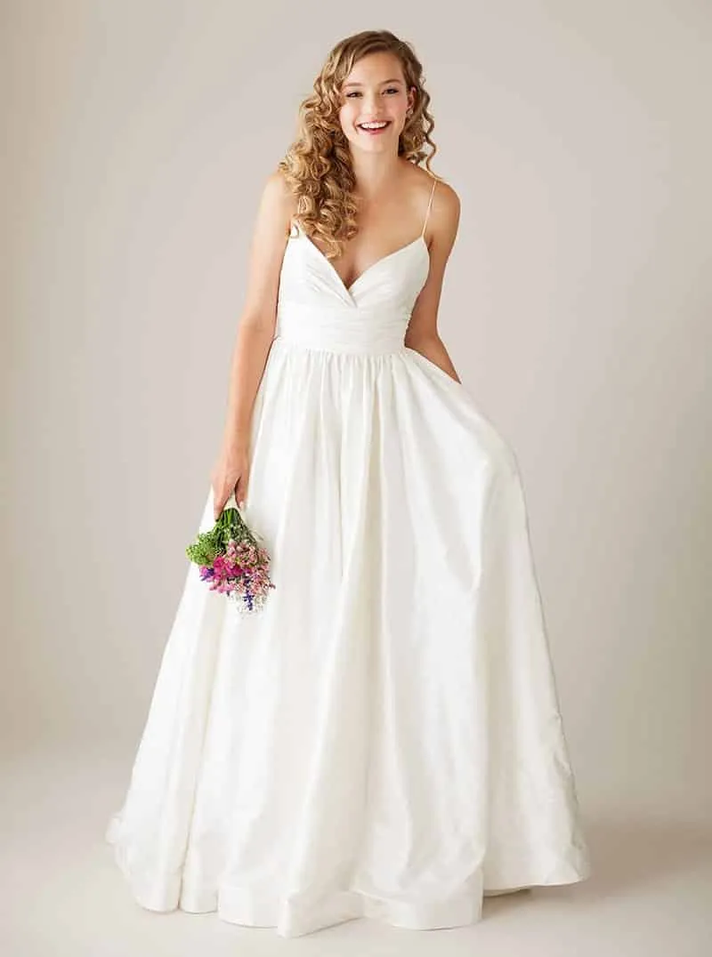 Simple wedding dress - What they look like + models for inspiration