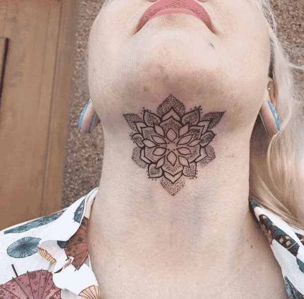 Tatuagem no pescoço - Tipos mais comuns e inspirações