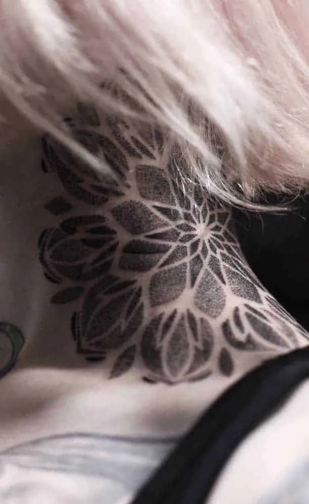 Tatuagem no pescoço - Tipos mais comuns e inspirações