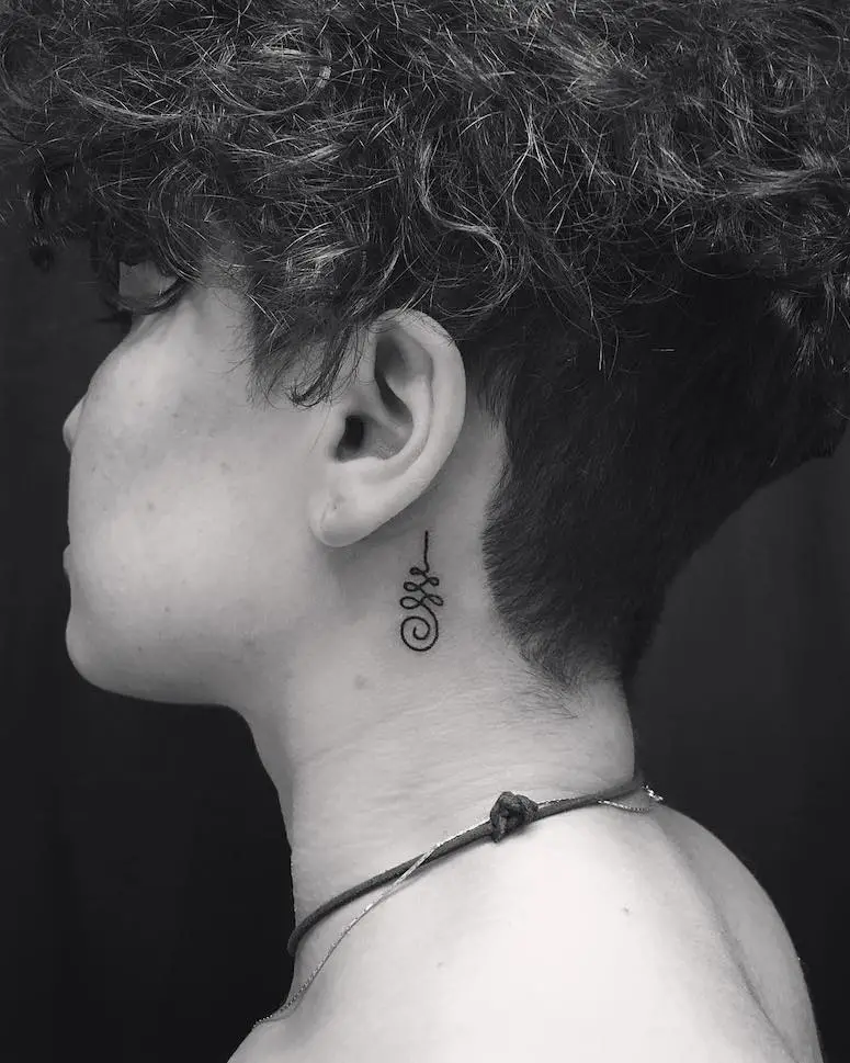 Tatuagem no pescoço - Tipos mais comuns e inspirações