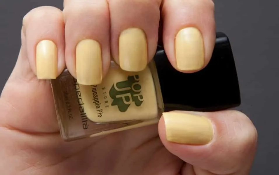 Esmalte amarelo - Nova tendência para quem deseja sair do óbvio e inovar