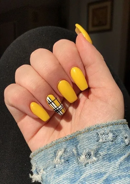 Esmalte amarelo - Nova tendência para quem deseja sair do óbvio e inovar