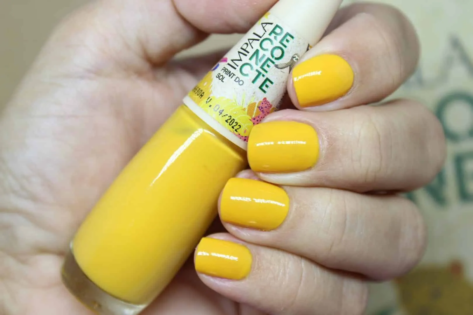 Esmalte amarelo - Características, tendência e inspirações