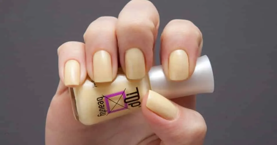 Esmalte amarelo - Nova tendência para quem deseja sair do óbvio e inovar