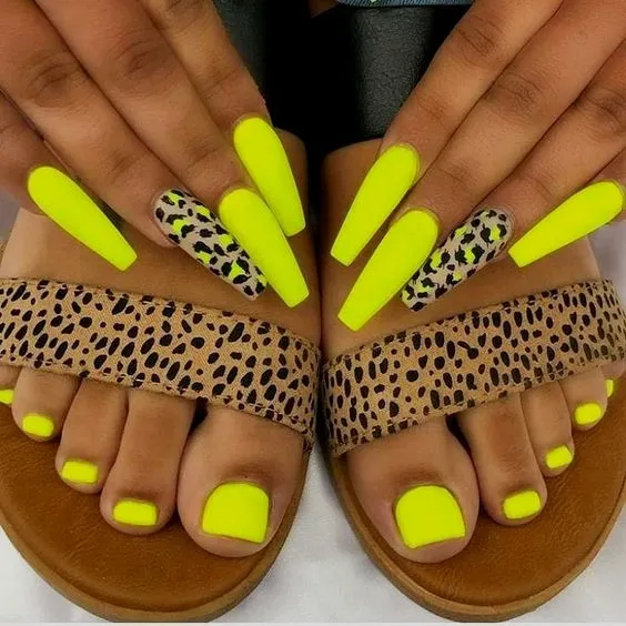 Esmalte amarelo - A cor tendência para quem deseja sair do óbvio e inovar