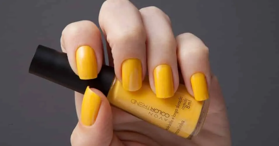 Esmalte amarelo - Nova tendência para quem deseja sair do óbvio e inovar