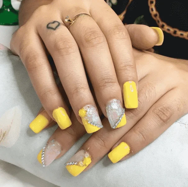 Esmalte amarelo - Nova tendência para quem deseja sair do óbvio e inovar