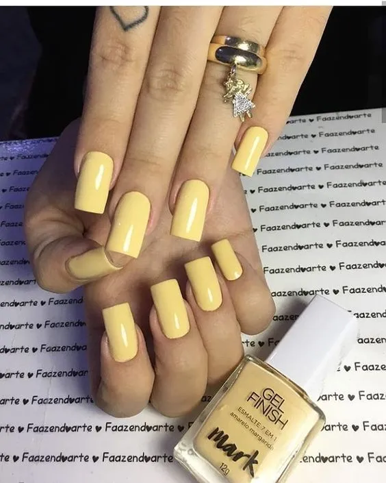 Esmalte amarelo - A cor tendência para quem deseja sair do óbvio e inovar