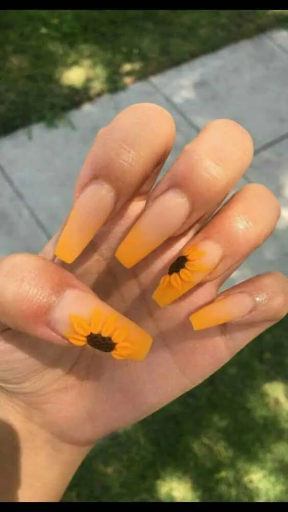 Esmalte amarelo - A cor tendência para quem deseja sair do óbvio e inovar