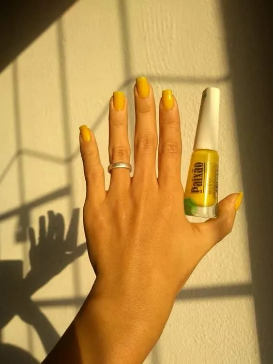 Esmalte amarelo - A cor tendência para quem deseja sair do óbvio e inovar