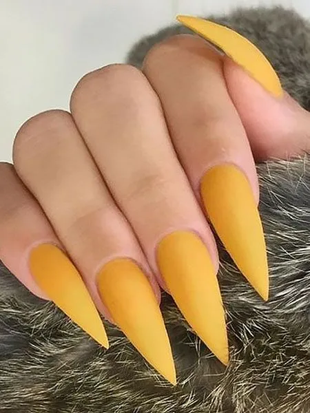 Esmalte amarelo - A cor tendência para quem deseja sair do óbvio e inovar