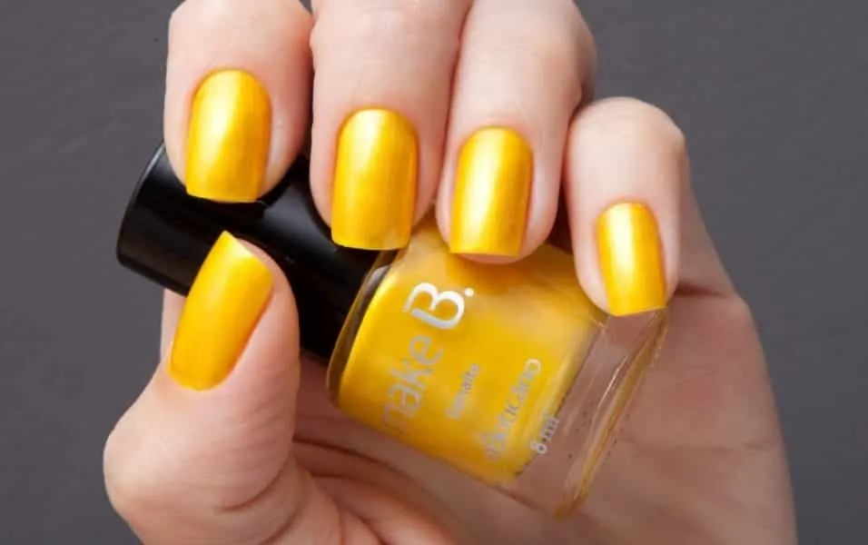 Esmalte amarelo - Nova tendência para quem deseja sair do óbvio e inovar