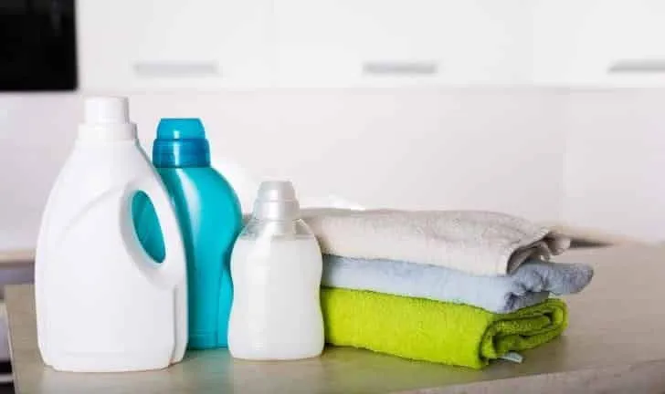 Disinfettante fatto in casa - Ricette per risparmiare sulla pulizia
