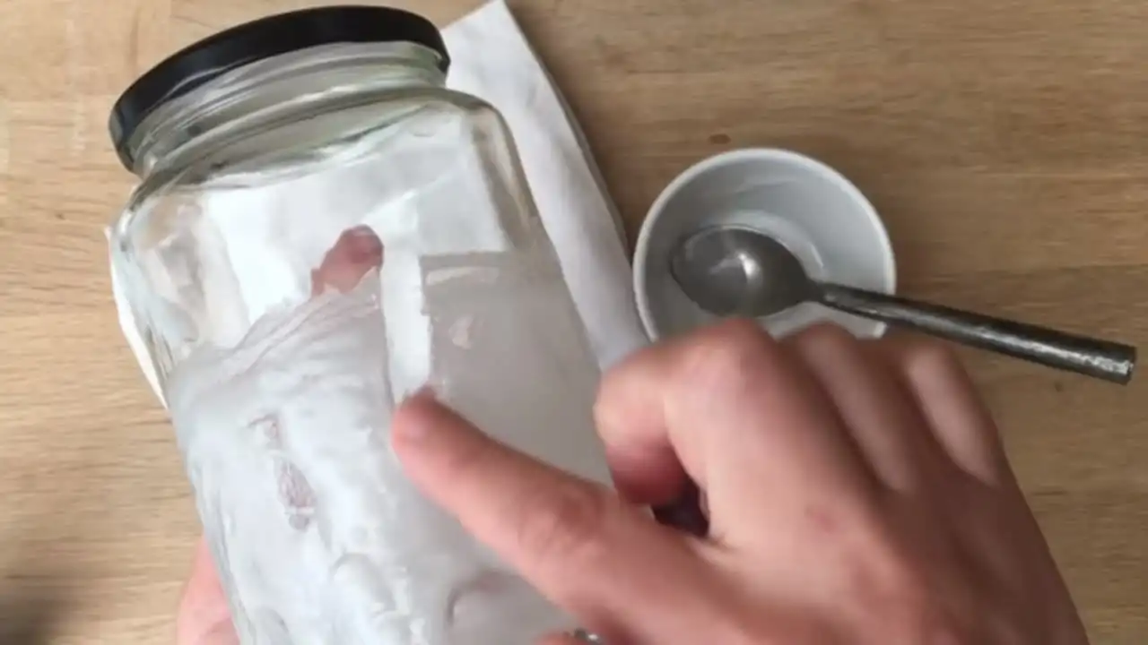 How to remove glue from glass - 10 quick and easy tips and tricks