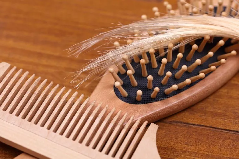 wide-toothed comb doesn't ruin your hair