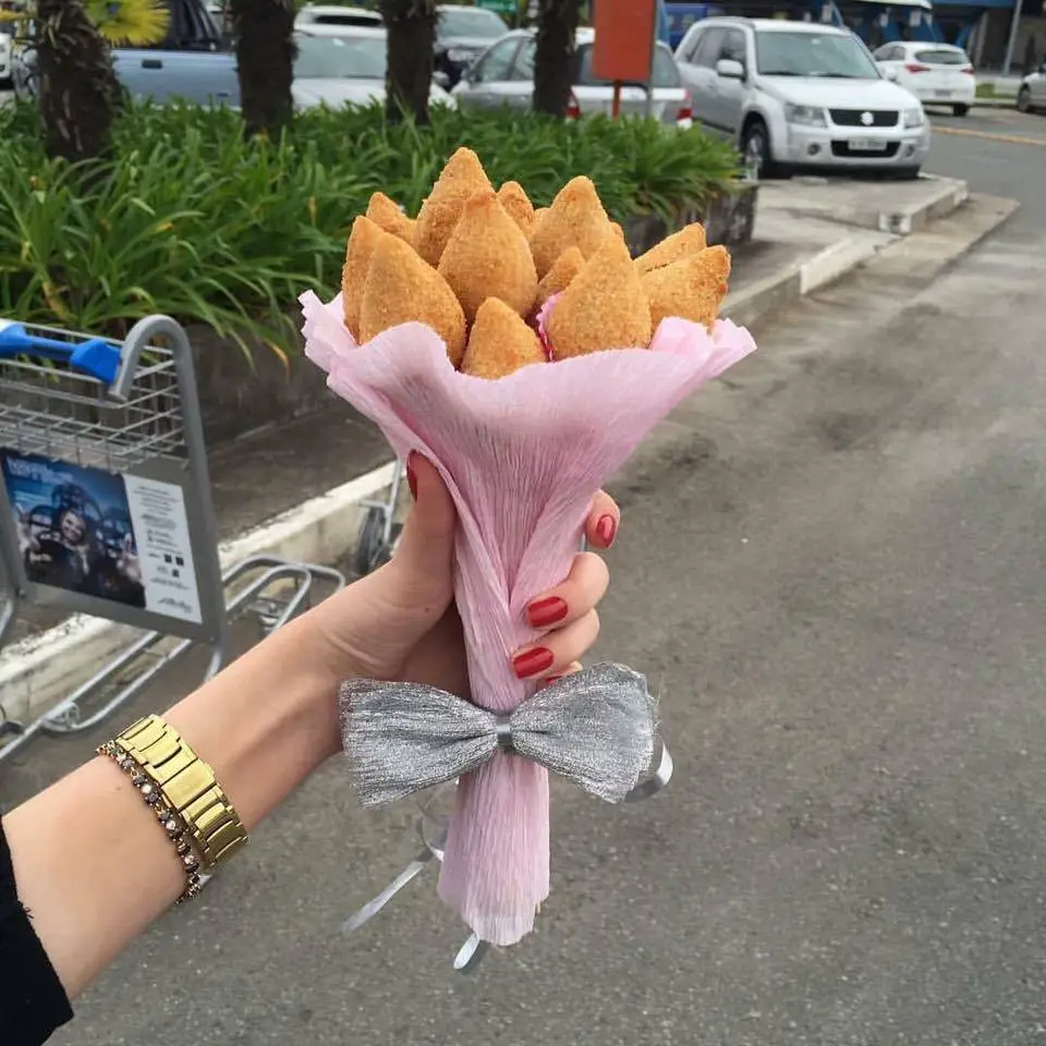 Make almost every woman's dream come true now, make a bouquet of drumsticks