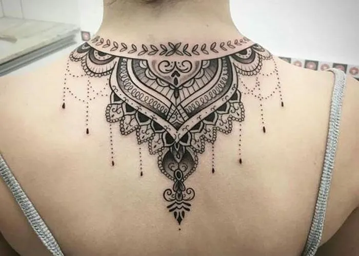 Get inspired by henna tattoo on your back - Ancient Art