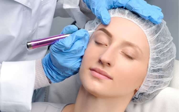 How eyebrow micropigmentation is done