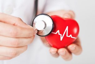 10 symptoms of a heart attack (and when to see a doctor)