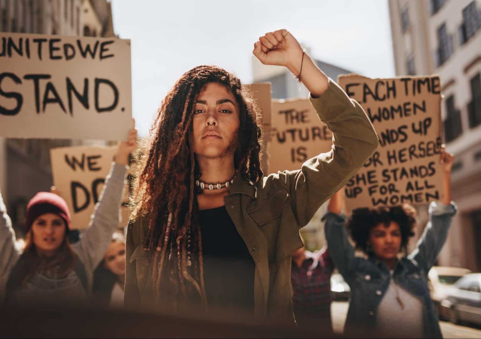 Empoderamento Feminino: o que é e como se inserir no movimento