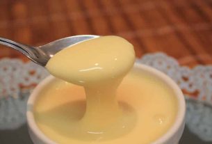 Homemade condensed milk, just with milk and sugar