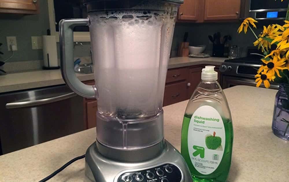 How to clean your blender easily and efficiently