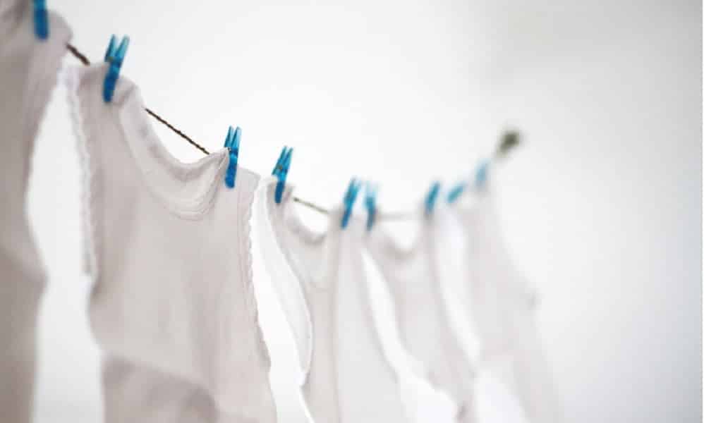 How to make white clothes even whiter without chlorine