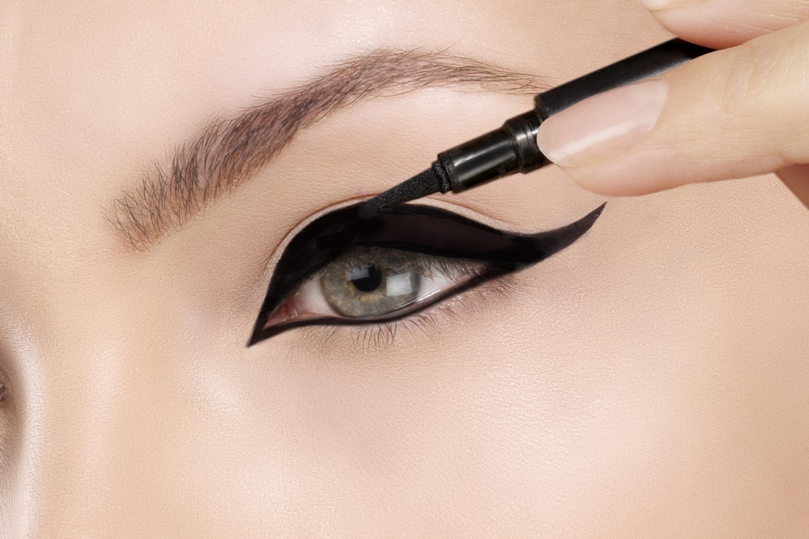 Makeup with eyeliner – Options to use during the day or night