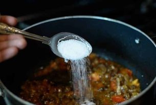 Como substituir o sal na hora de cozinhar sem perder o sabor da comida