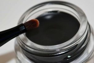 How to make gel eyeliner at home