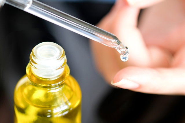 Mineral oil: what it is for and how to use it