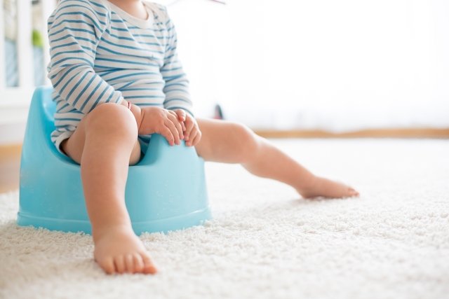 11 tips to potty train your baby more easily