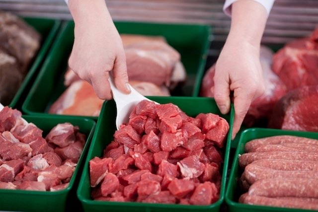 Meat diet: how to do it, risks and precautions to take