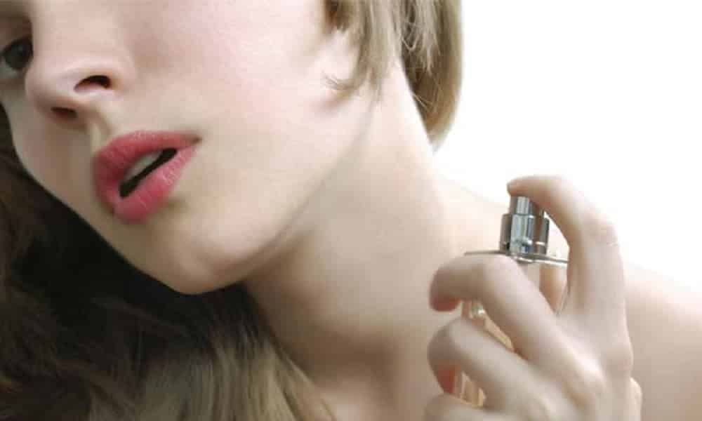 How to look more attractive using just perfume