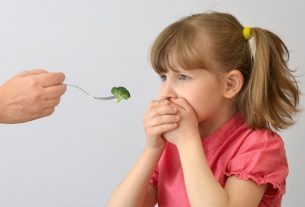 Why doesn't my child want to eat?  (and what to do)