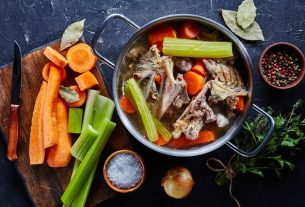 Bone broth: 7 benefits and how to make it (with recipes)