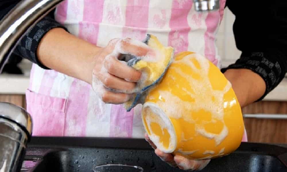 6 kitchen sponge mistakes that cause poisoning