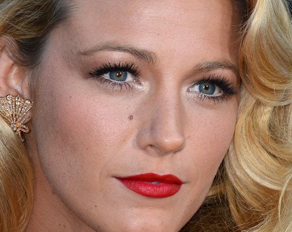 Blake Lively and makeup for blondes