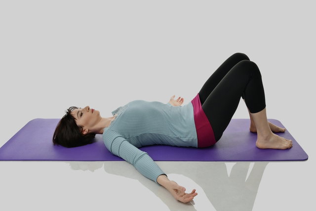 7 postpartum exercises (and how to do them)