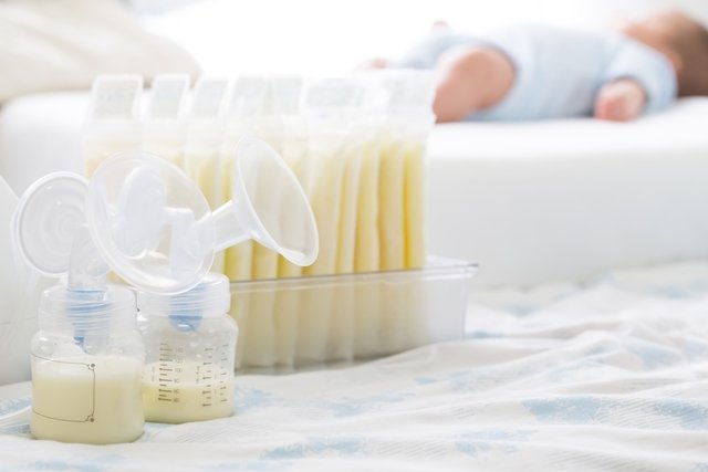 How long can breast milk stay out of the fridge?