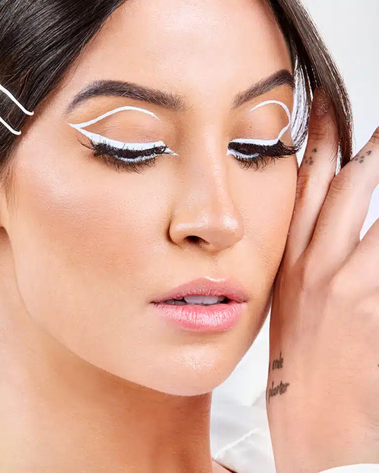 How to wear white eyeliner: 40 makeup looks to inspire you