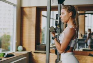 Arm training: 13 exercises to do at home and at the gym