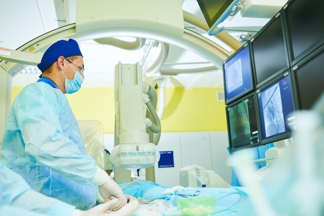 Cardiac catheterization: what it is, how it is done and care