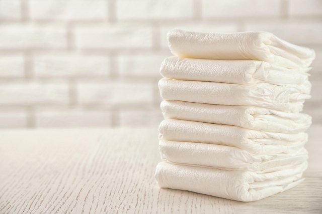 Diaper guide: how many does your baby use (and what size to buy)