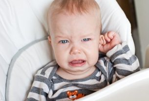 Earache in a baby: symptoms and remedies