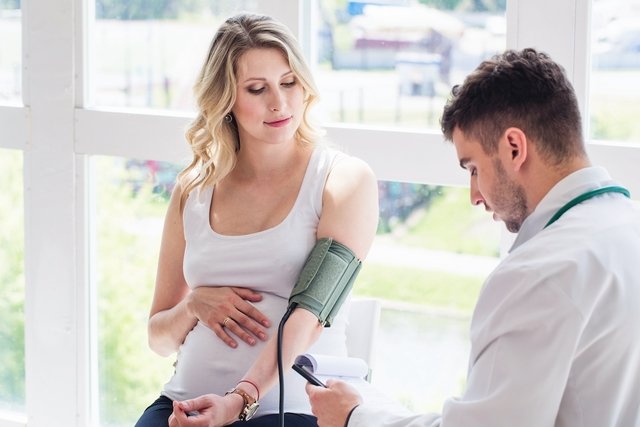 High blood pressure during pregnancy: symptoms, causes, risks and treatment