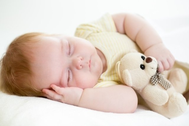 How many hours does a baby need to sleep by age (0 to 3 years)