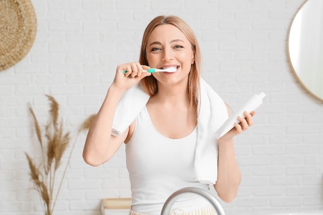 How to brush your teeth correctly (in 5 steps)